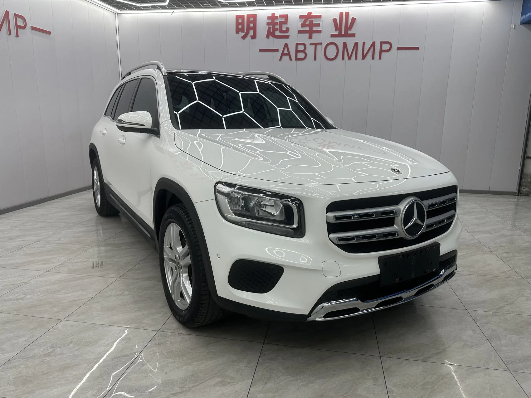 Mercedes-Benz GLB180 - миниатюра 2