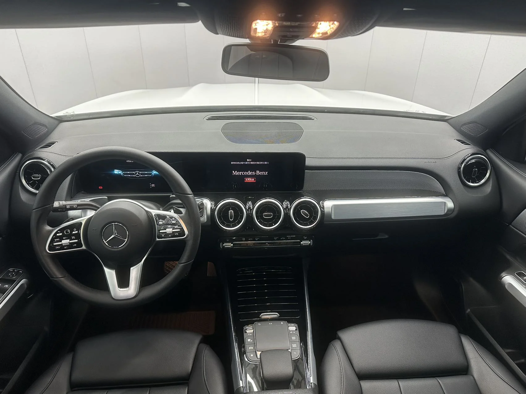 Mercedes-Benz GLB180 - миниатюра 9