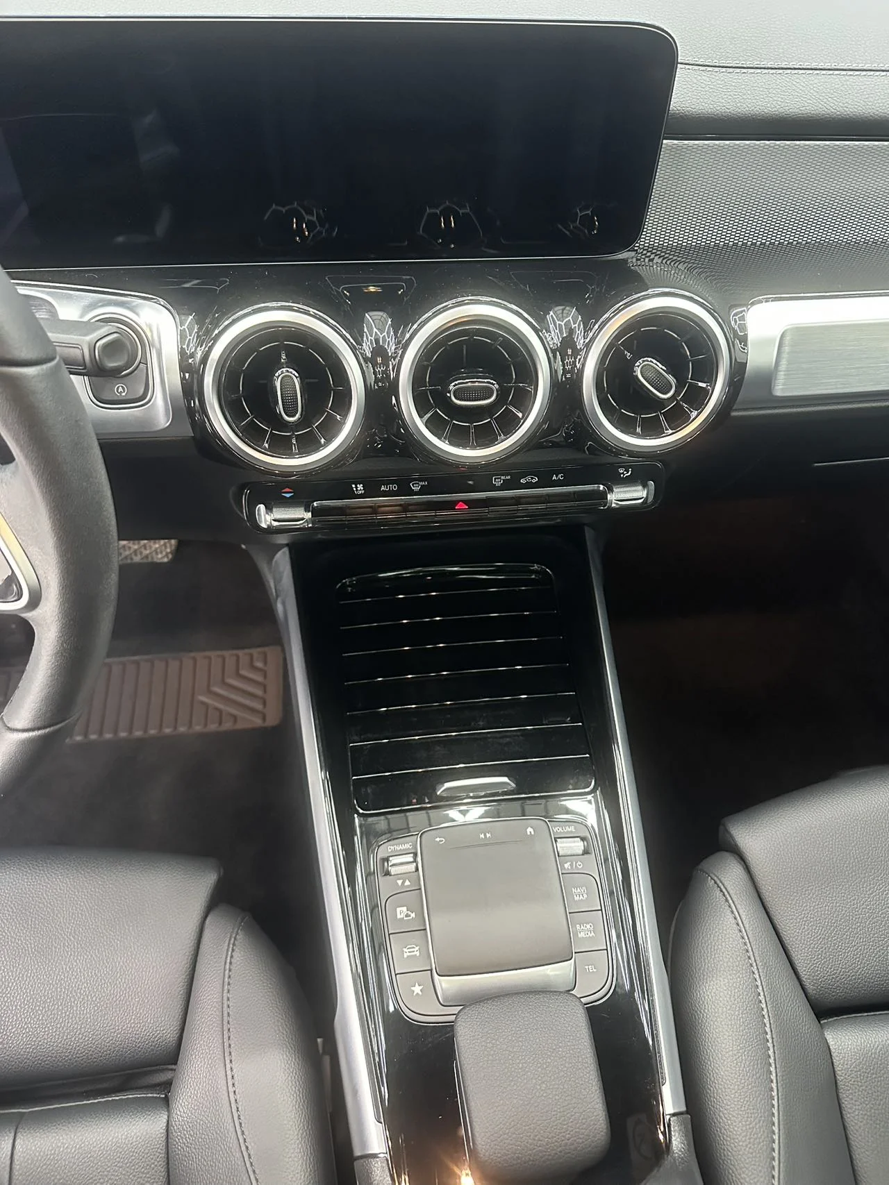 Mercedes-Benz GLB180 - миниатюра 12
