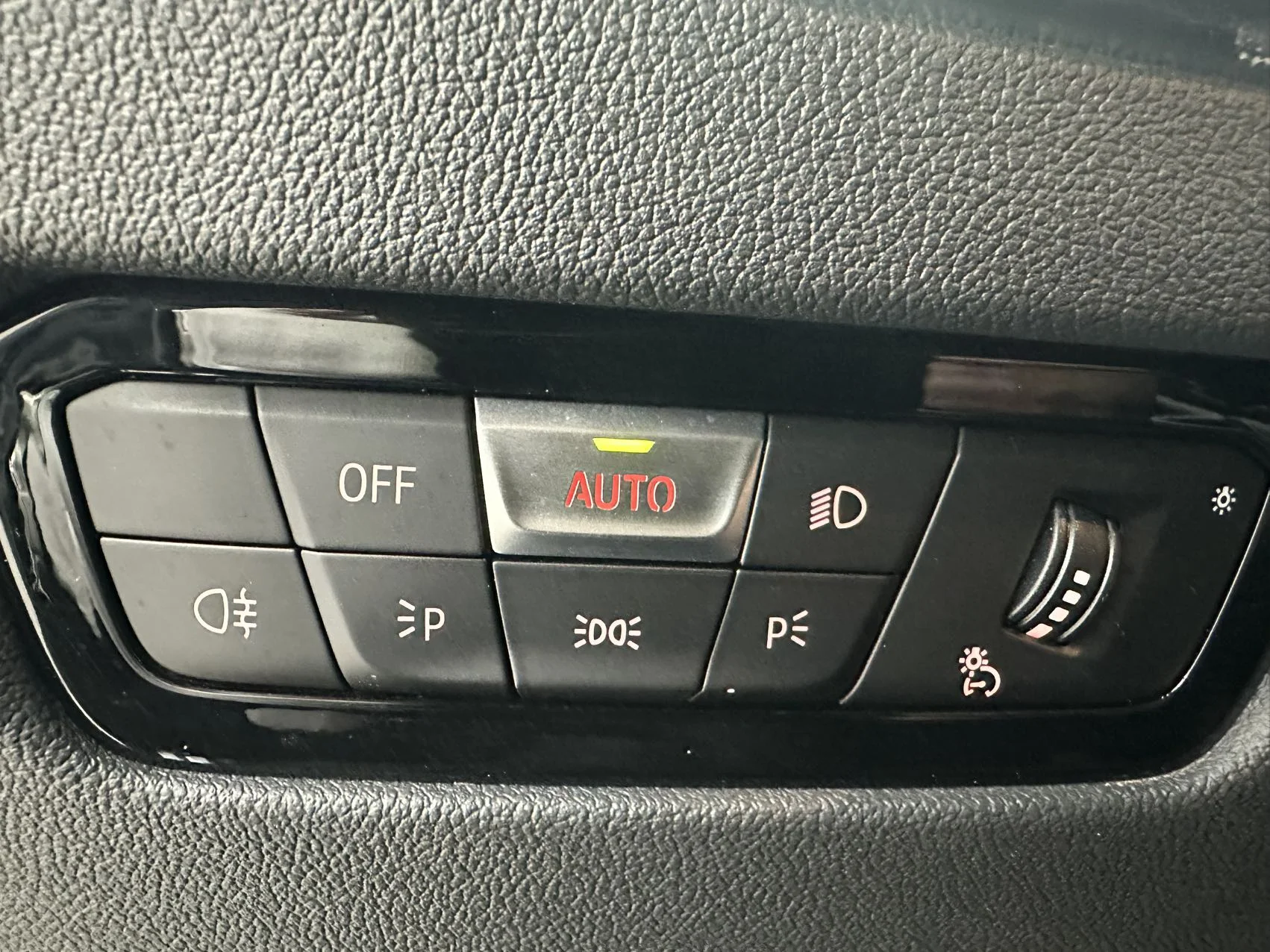 BMW 3-Series 320Li - миниатюра 14
