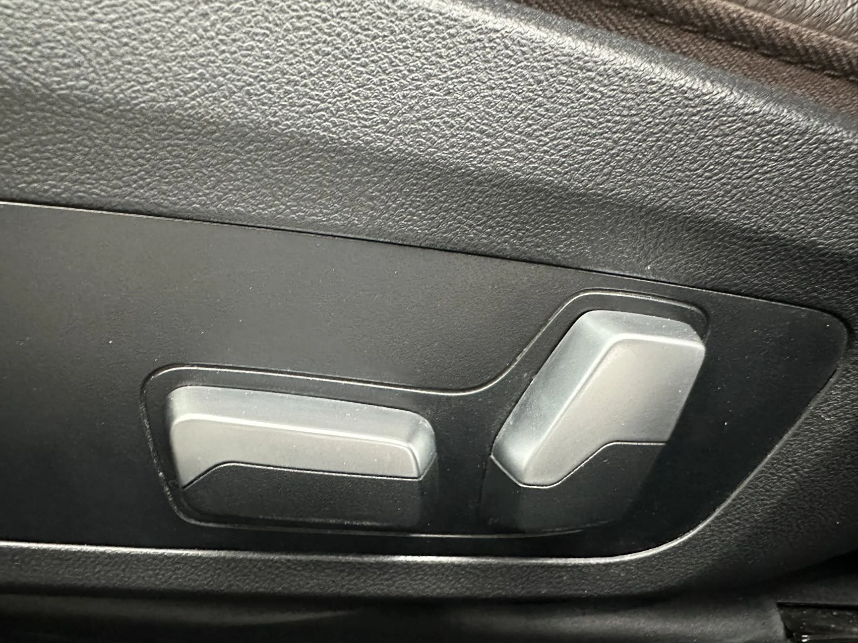 BMW 3-Series 320Li - миниатюра 15