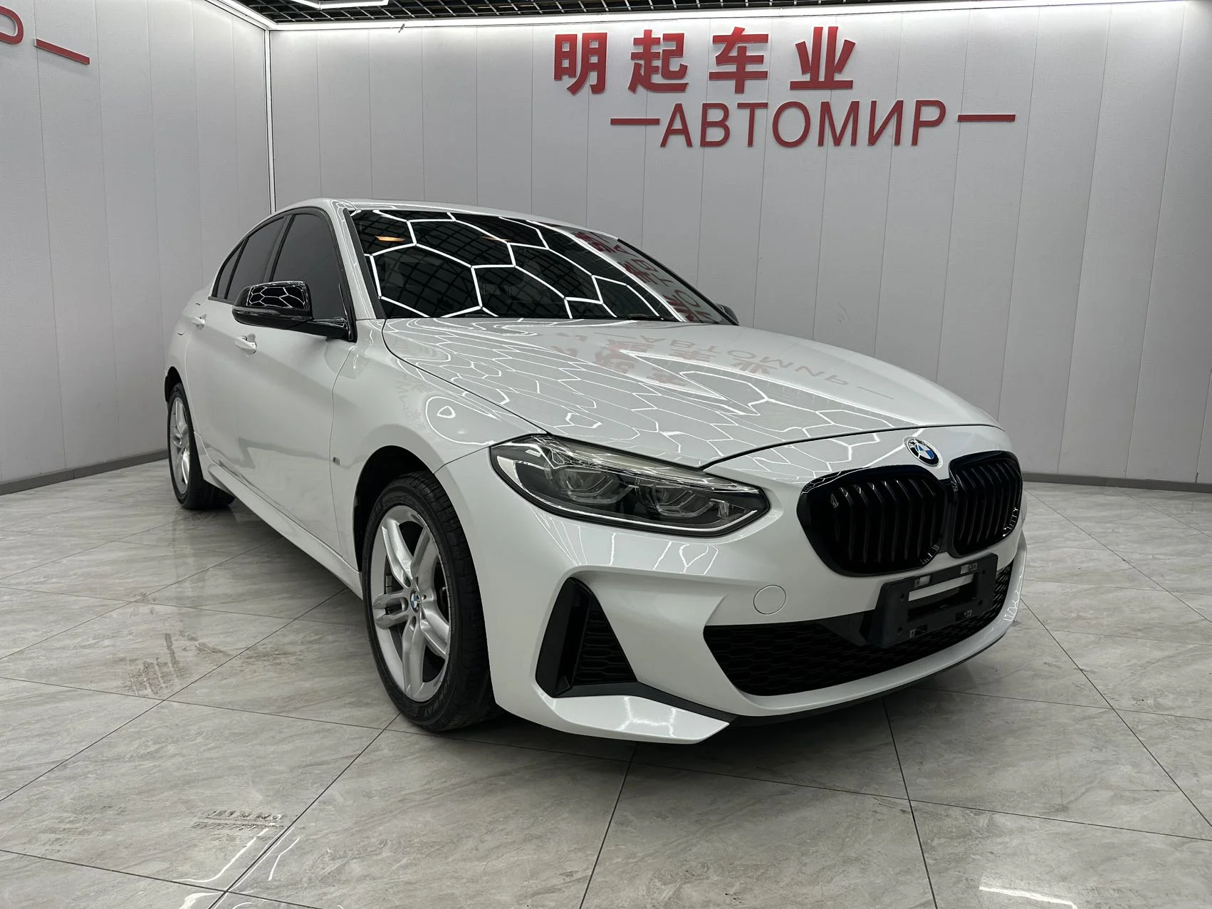 BMW 1-series 120i - миниатюра 2