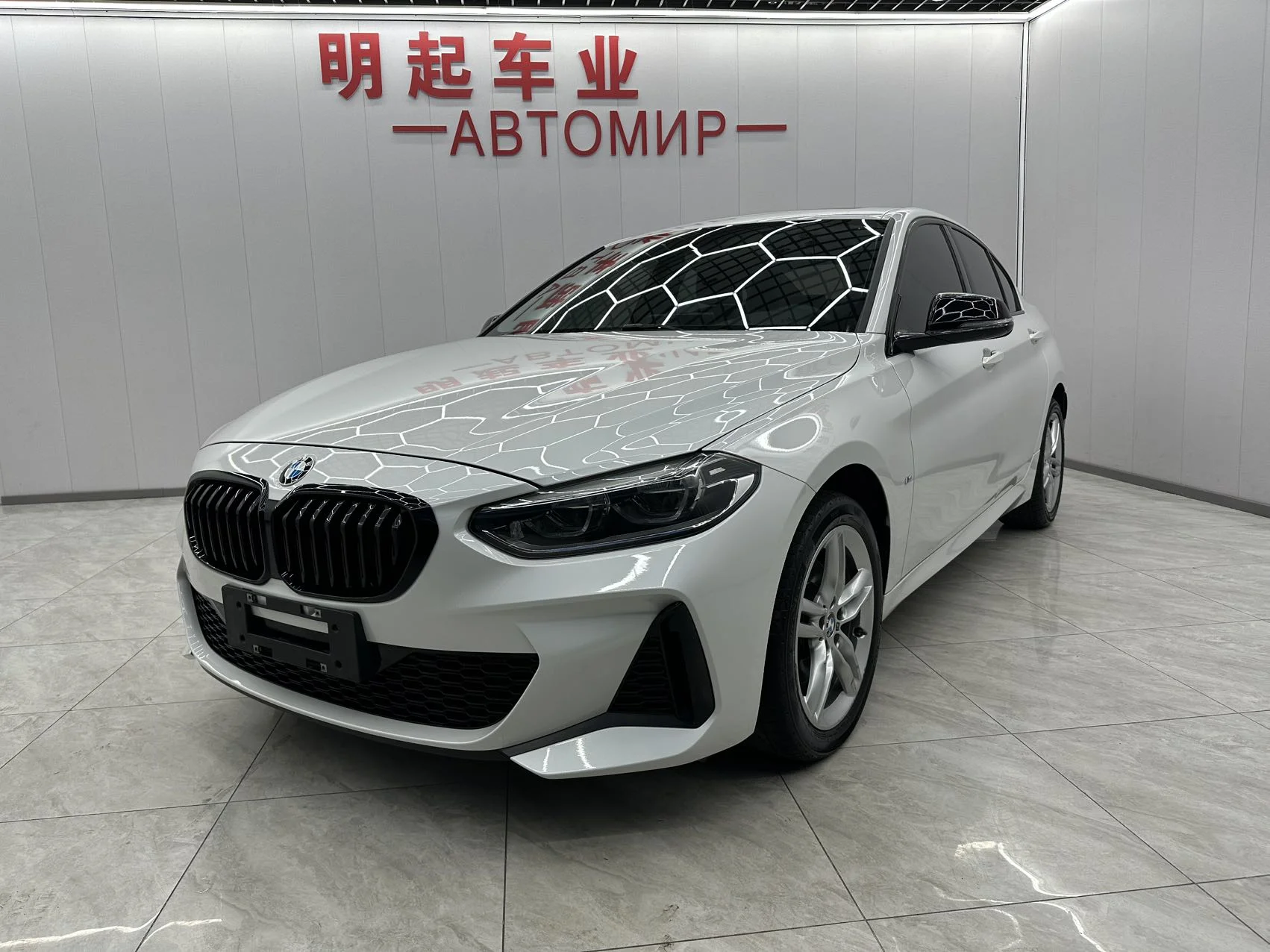 BMW 1-series 120i - миниатюра 3