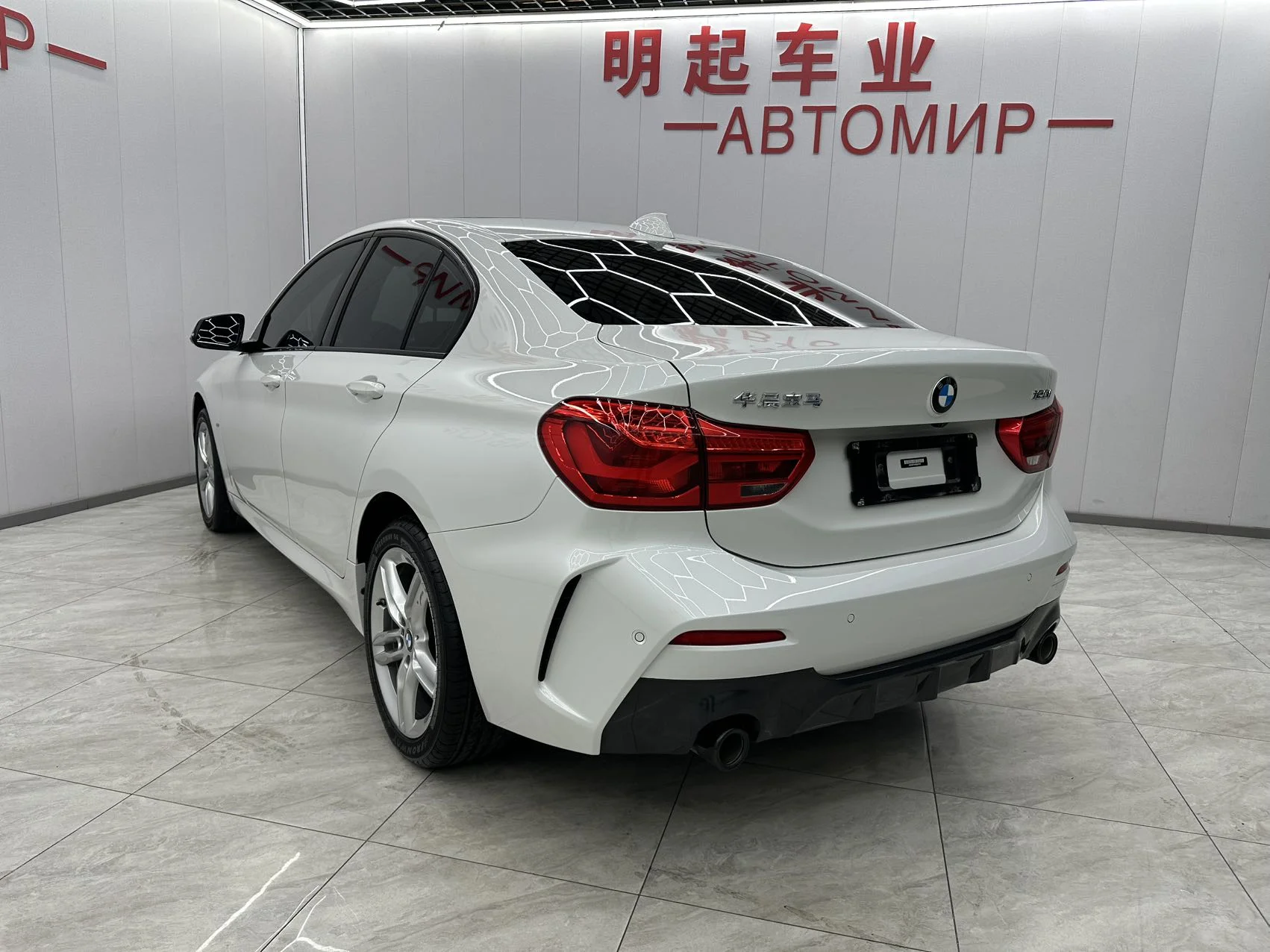 BMW 1-series 120i - миниатюра 6