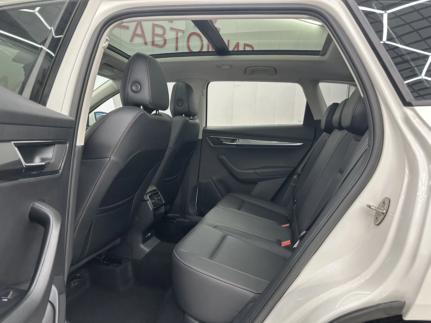 Skoda Karoq - миниатюра 8
