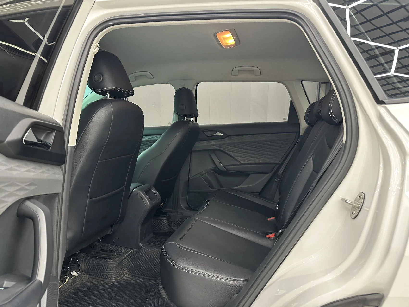 Volkswagen Tharu - миниатюра 8