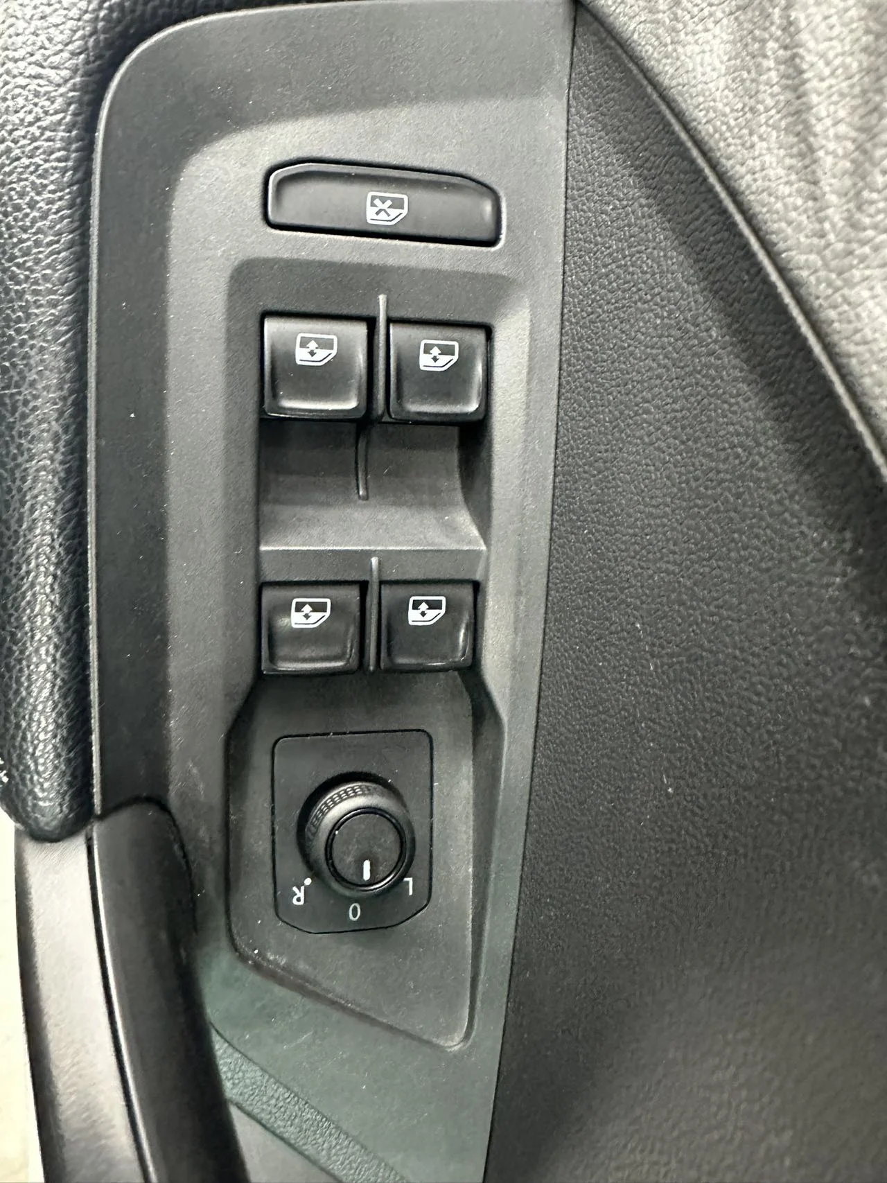 Volkswagen Tharu - миниатюра 10