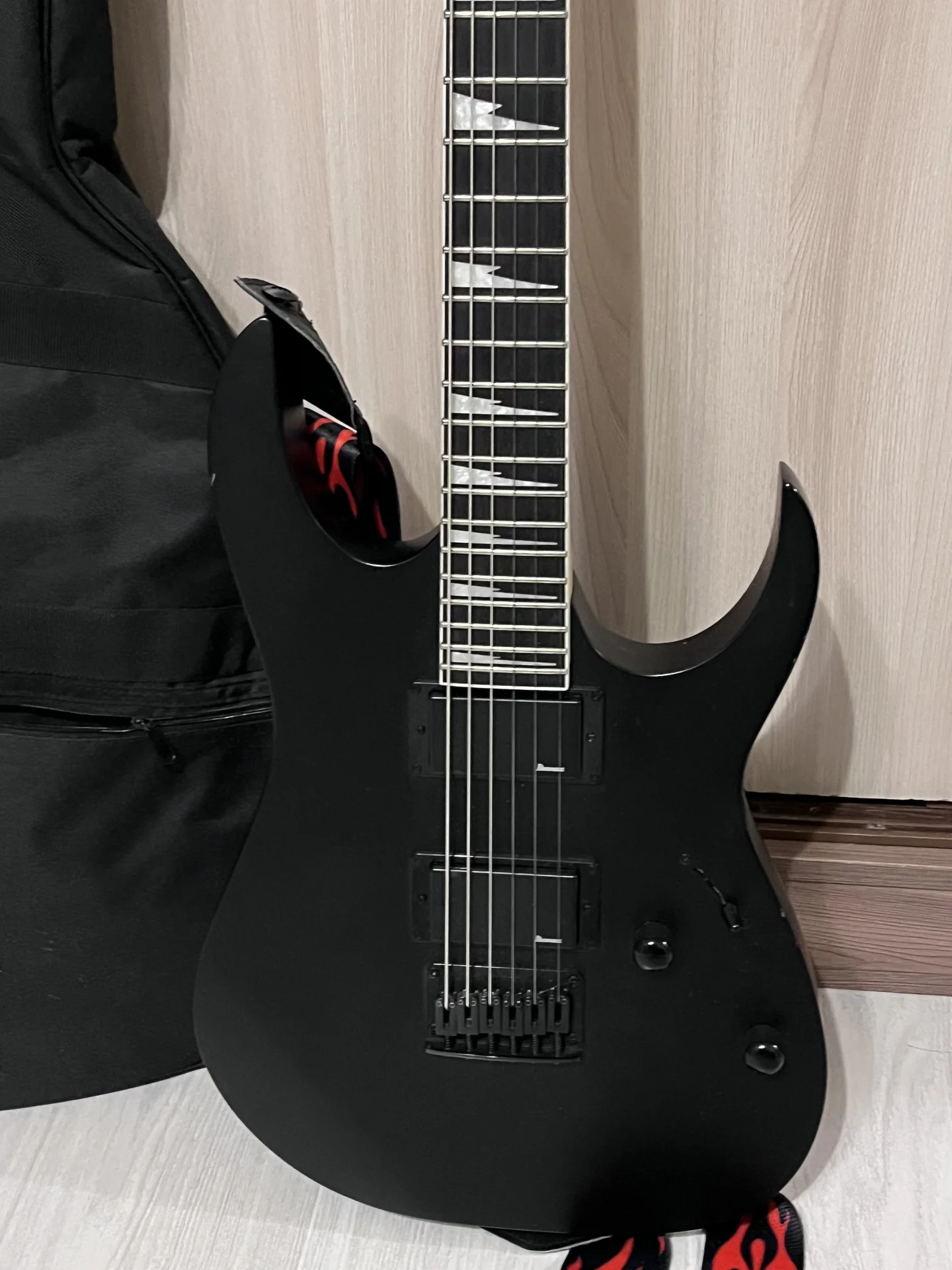 Электрогитара IBANEZ GRG 121 - миниатюра 2