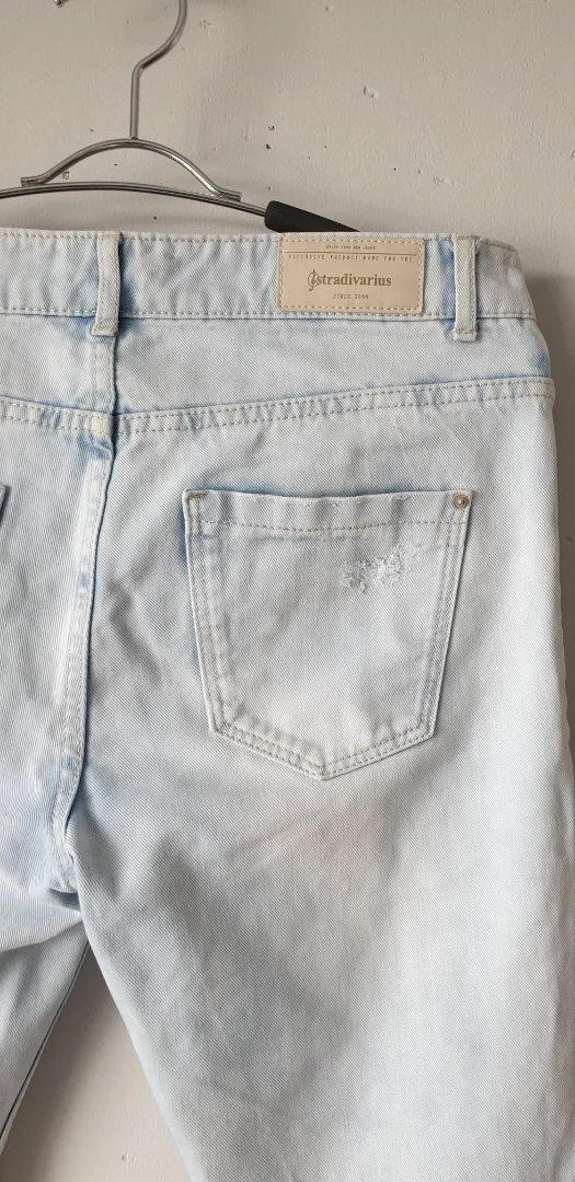 Джинсы женские рваные голубые Stradivarius 42-44 - миниатюра 4