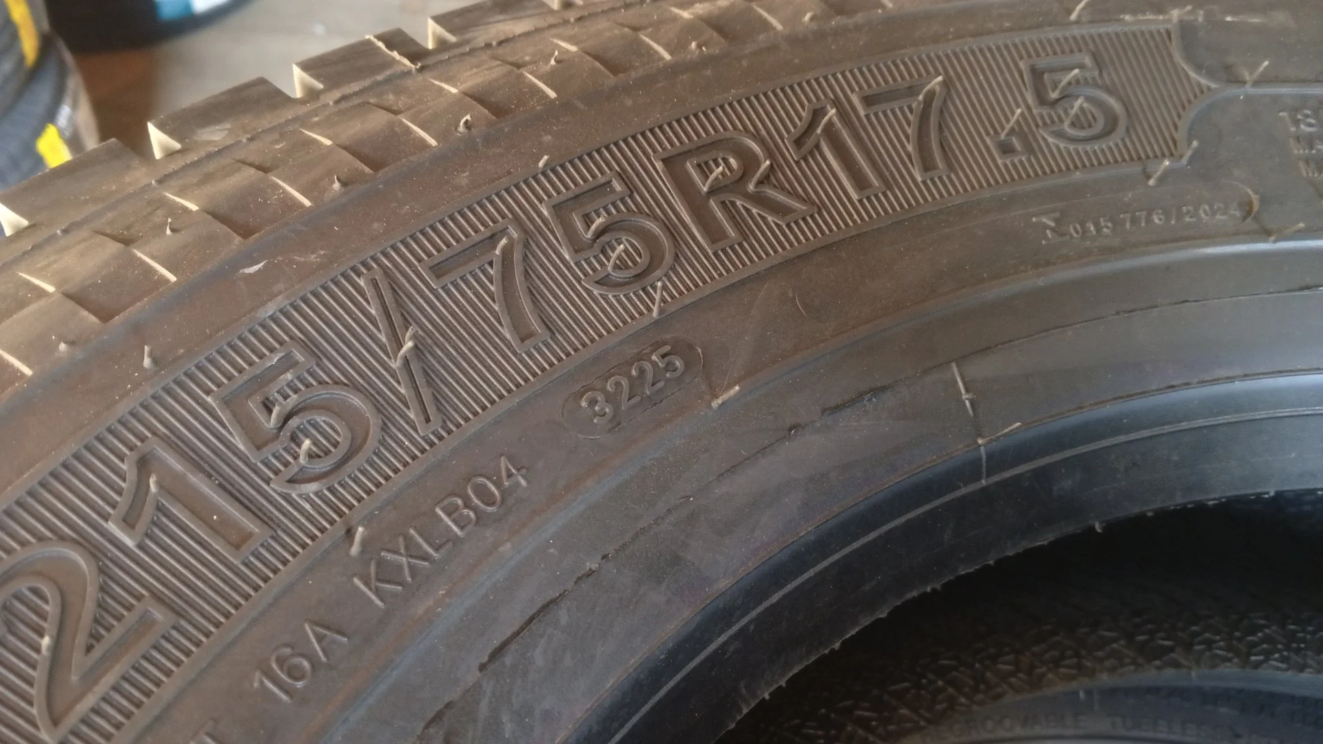 215/75 R17,5 новые Китай - миниатюра 4