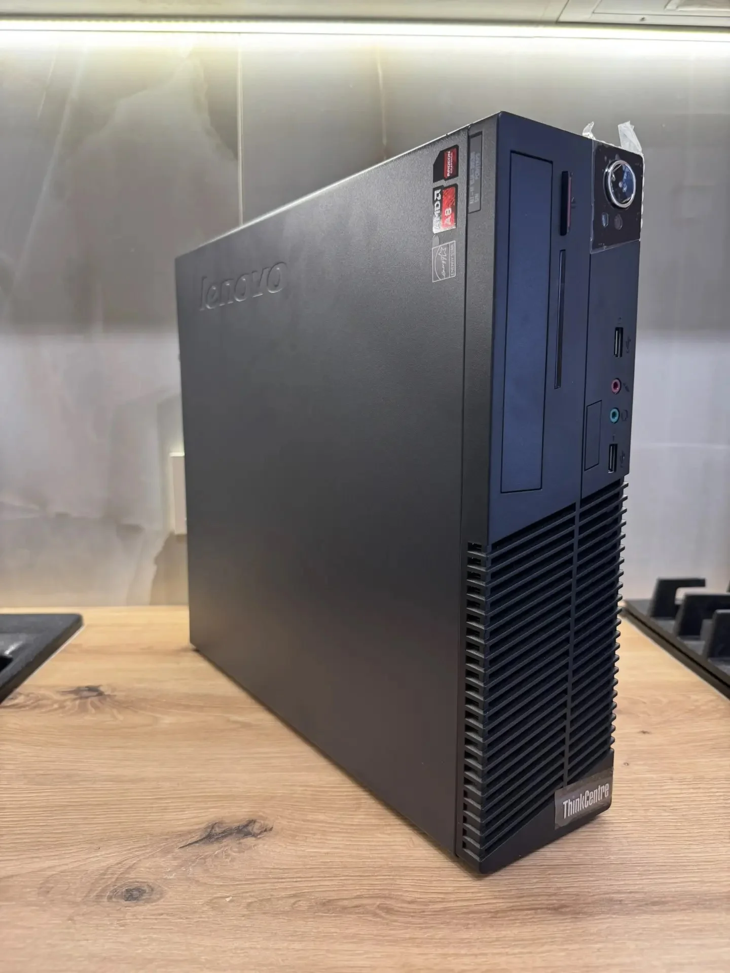 Lenovo ThinkCentre m79 - миниатюра 2