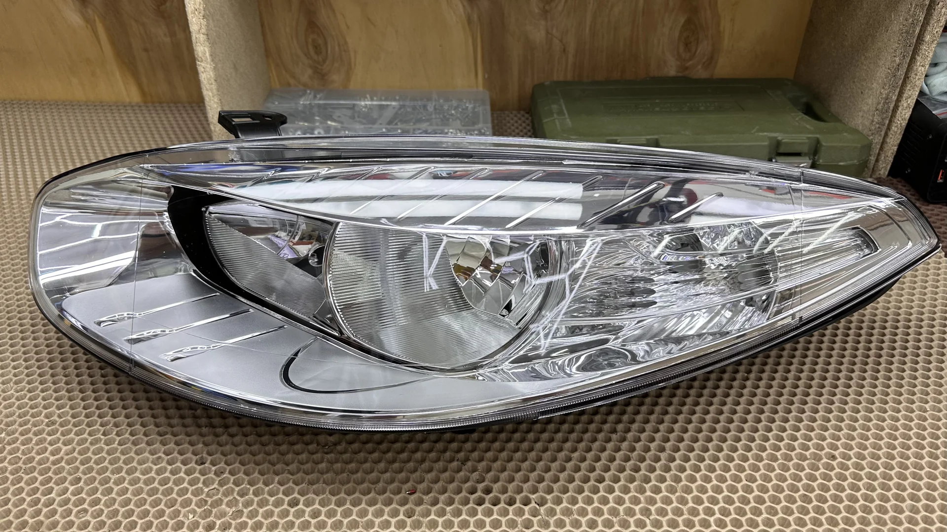 Левая Фара Renault Fluence 1 поколения 2009-2013 - миниатюра 2