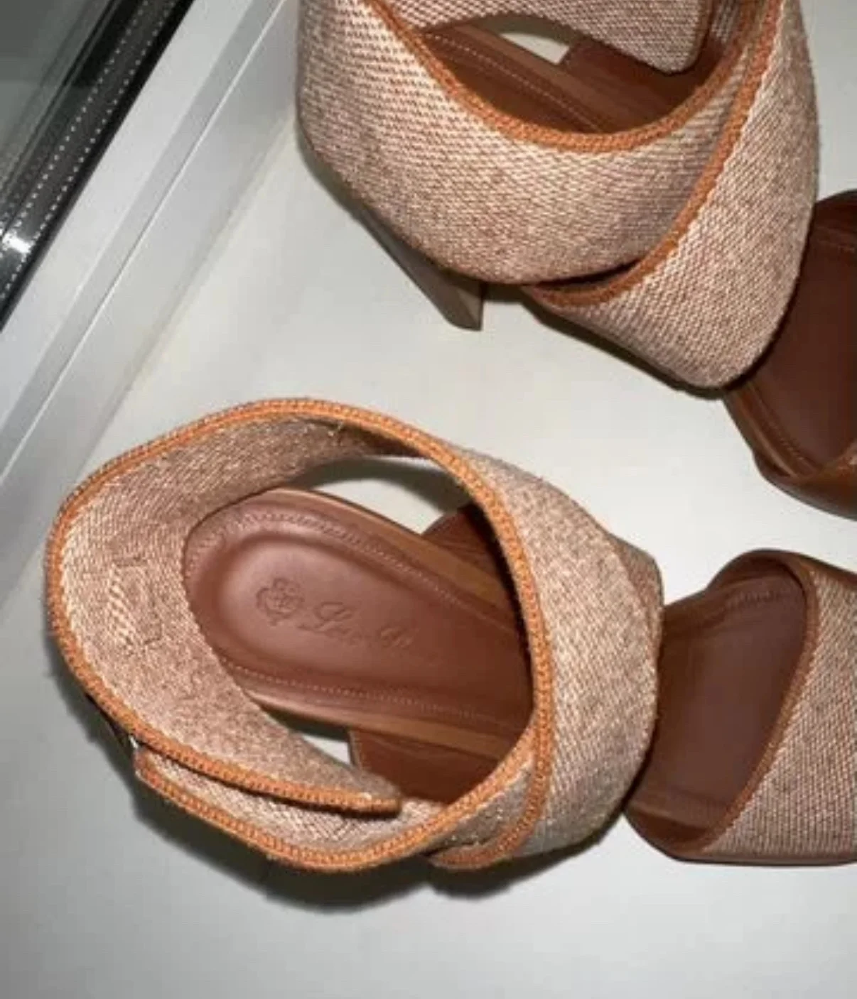 Босоножки Loro Piana золотые оригинал - миниатюра 3
