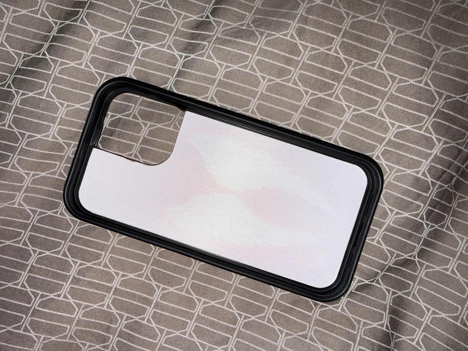 Чехол на iPhone 16 - миниатюра 2