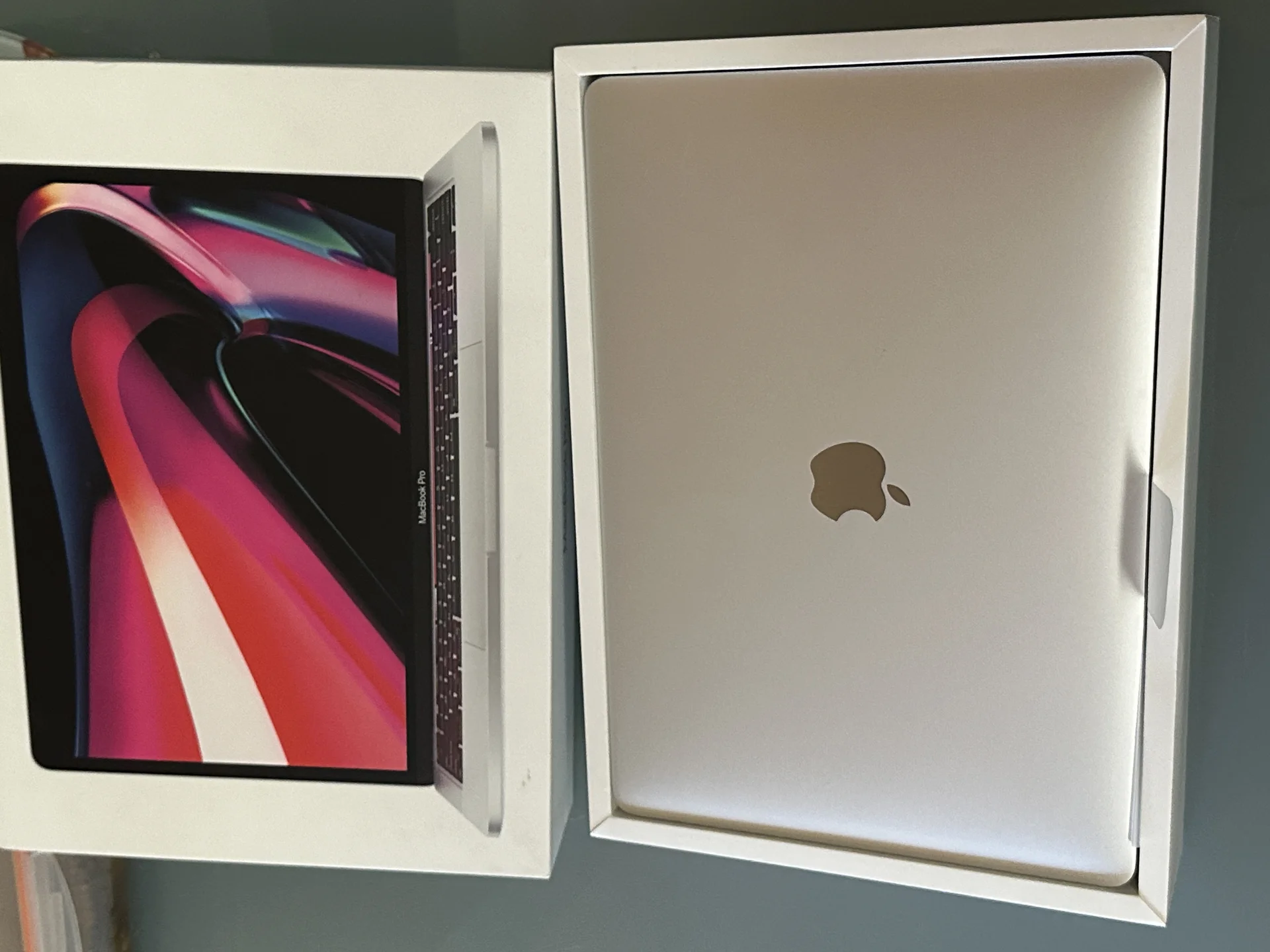 Apple MacBook Pro 13” M1 (16GB / 256GB) - изображение 1