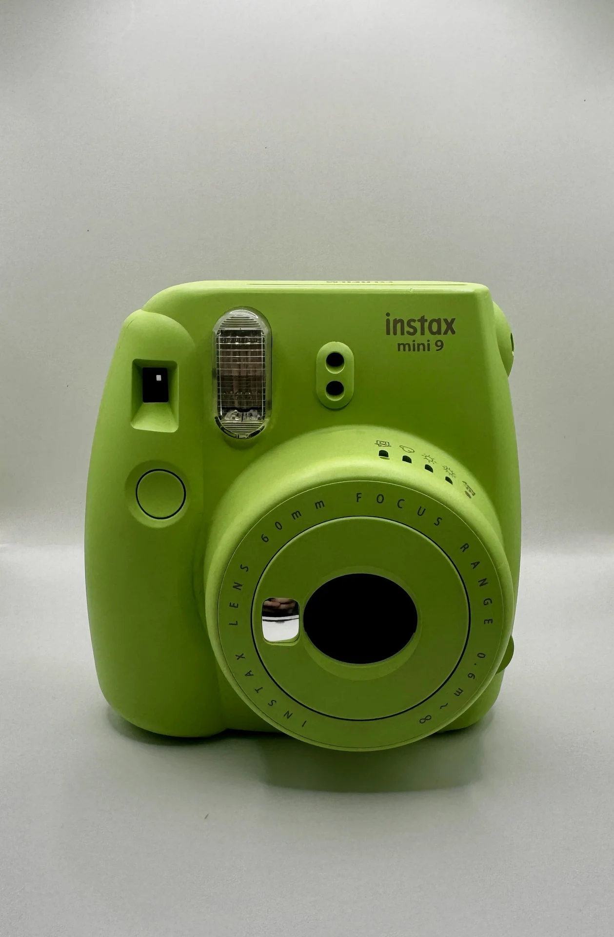 Instax mini 9 Green Пленочный фотоаппарат - изображение 1