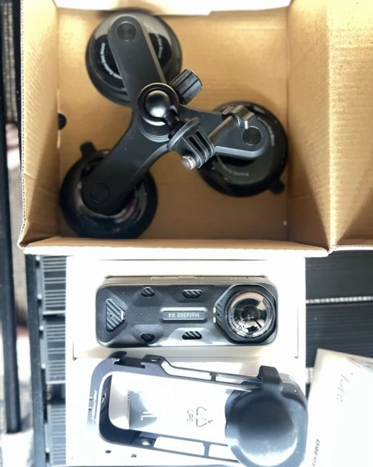 Insta 360 x4 + pgytech + присоски - миниатюра 5