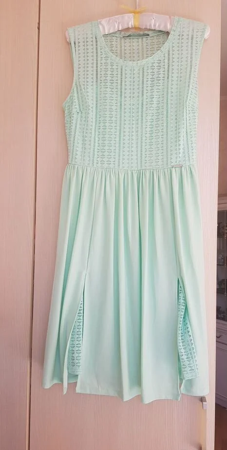 Платье Guess (M) - изображение 1