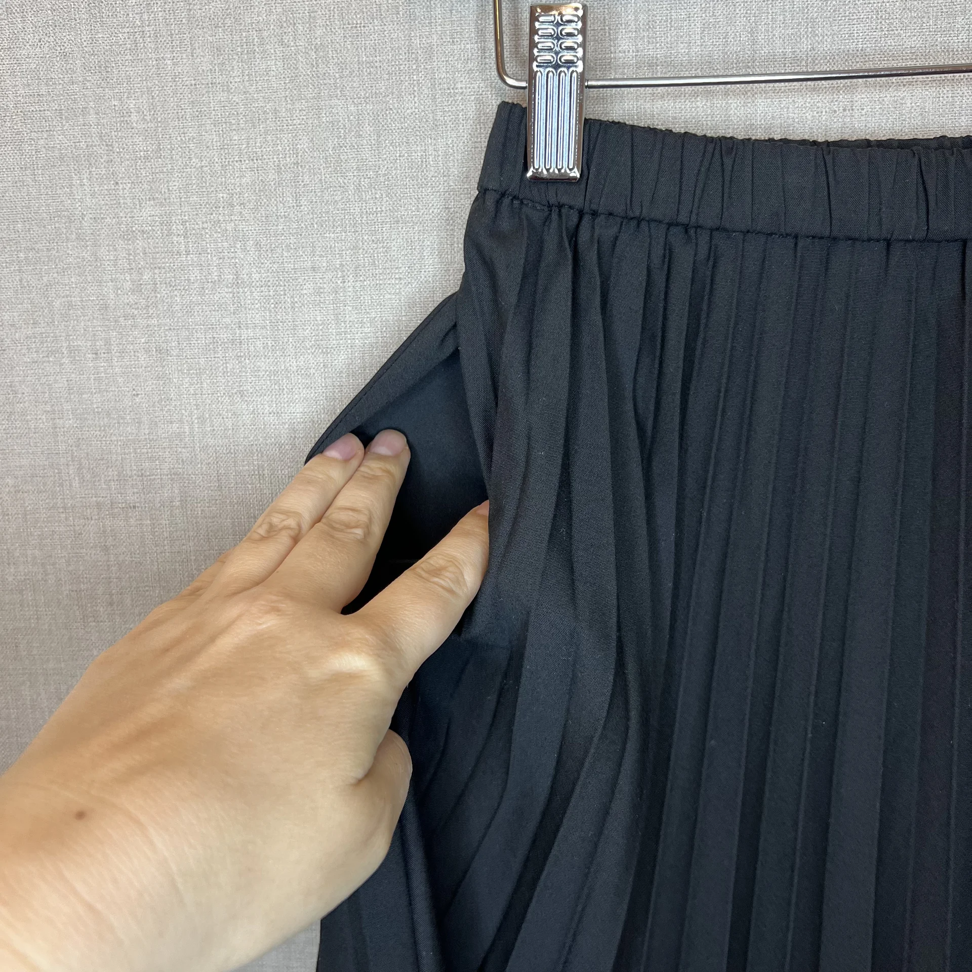 Юбка школьная Uniqlo 145-155 (11-12) гофре черная - миниатюра 4