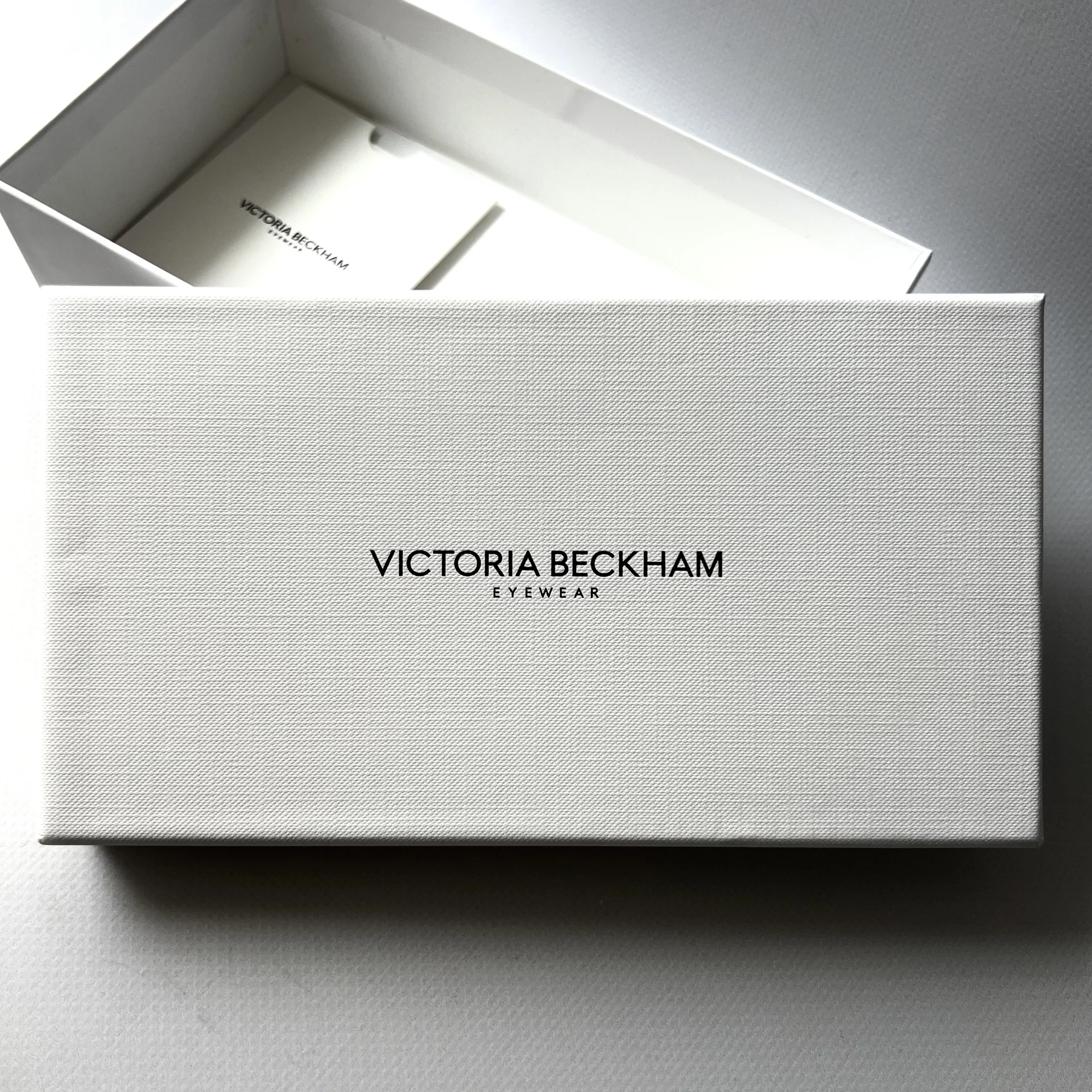 Коробка Victoria Beckham от очков оригинал - миниатюра 3