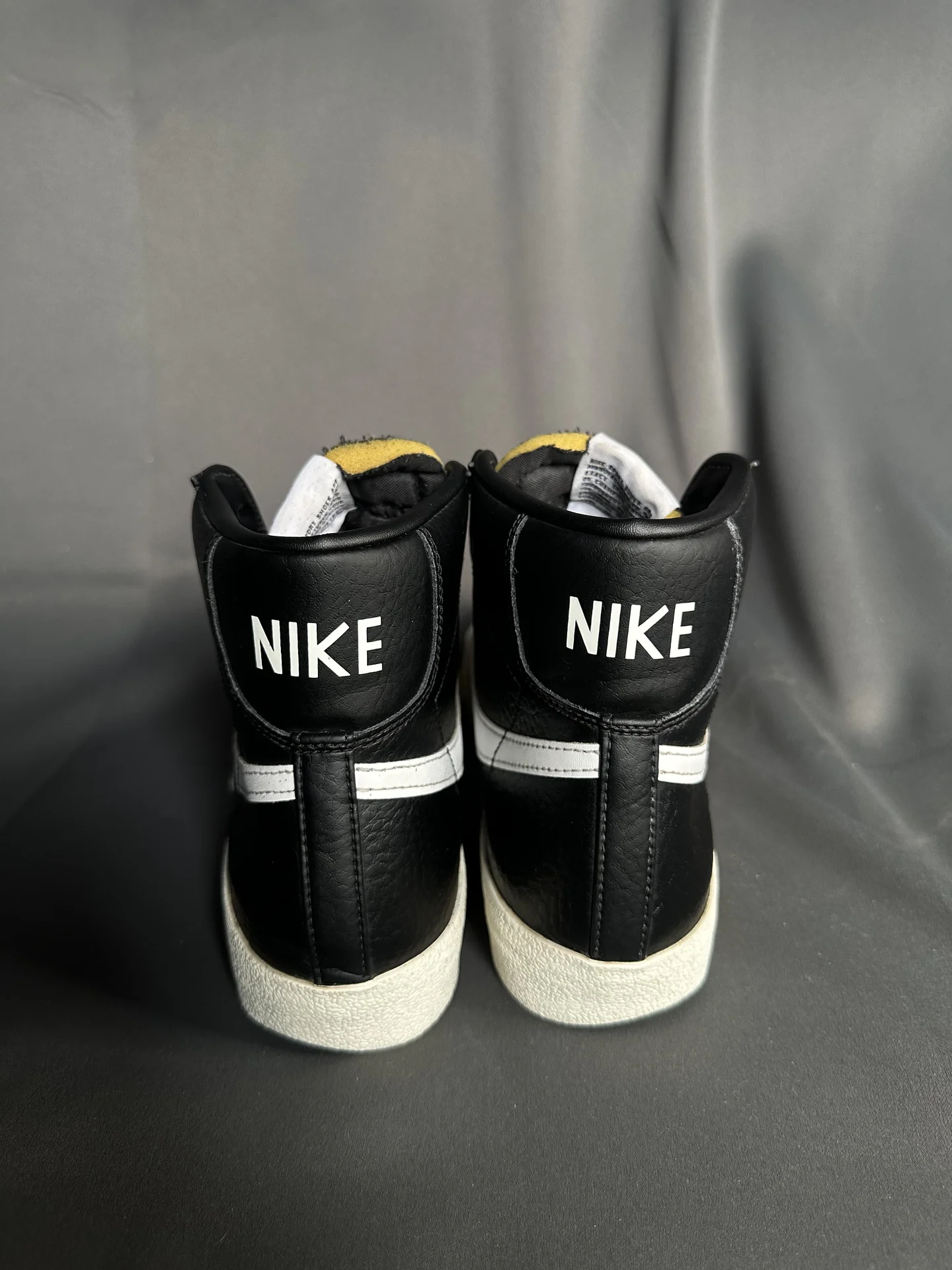 Кроссовки nike blazer MID '77 (42,5 EUR/ 27 см) - миниатюра 4
