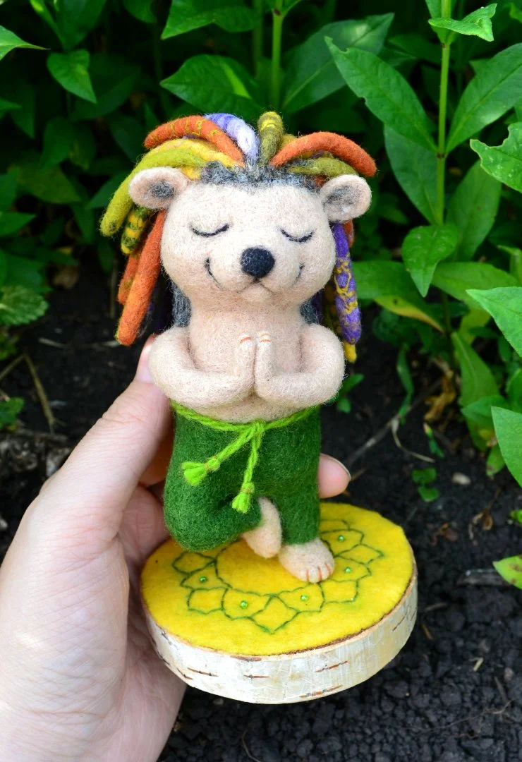 Валяная игрушка еж на подставке - миниатюра 5