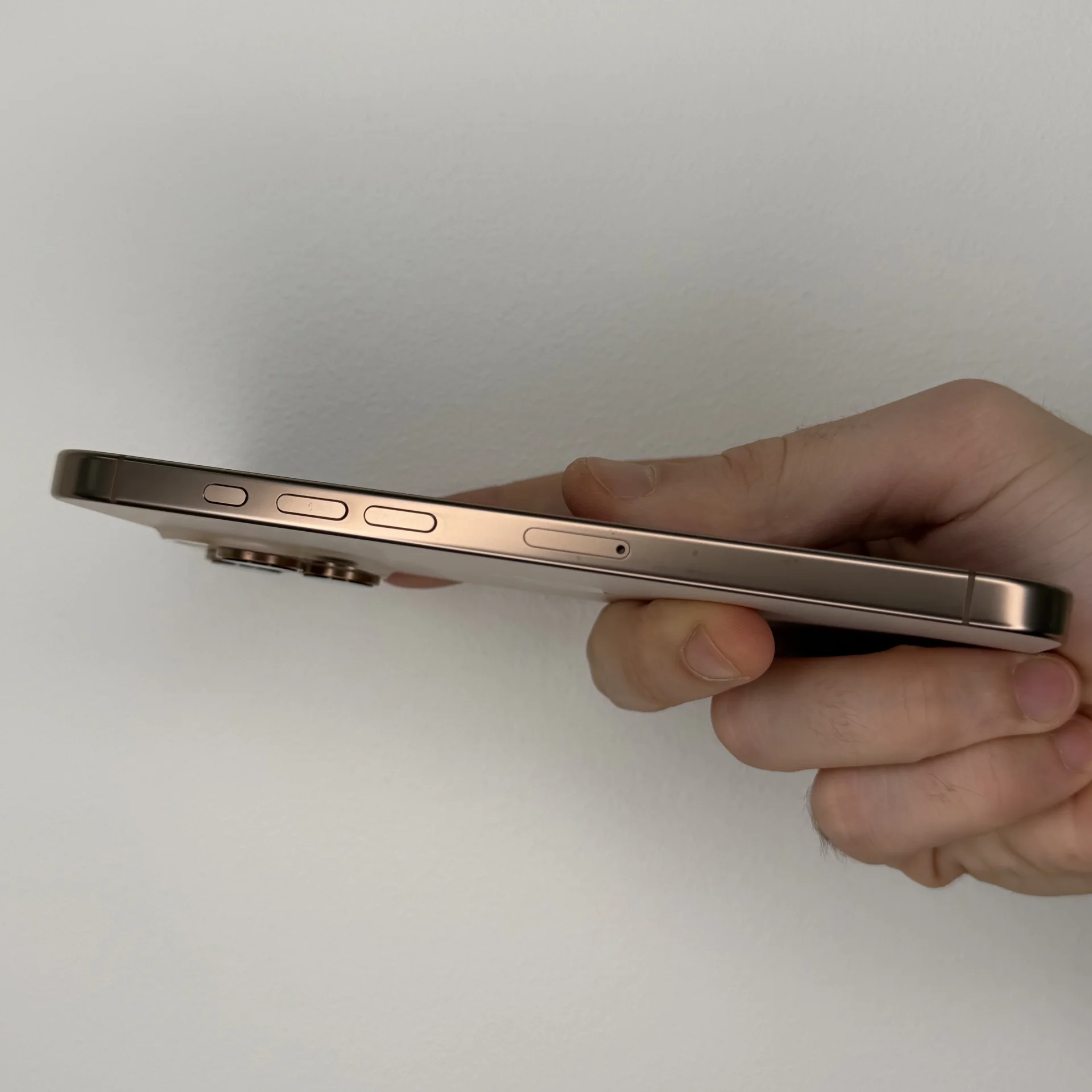 iPhone 16 Pro Max - миниатюра 4