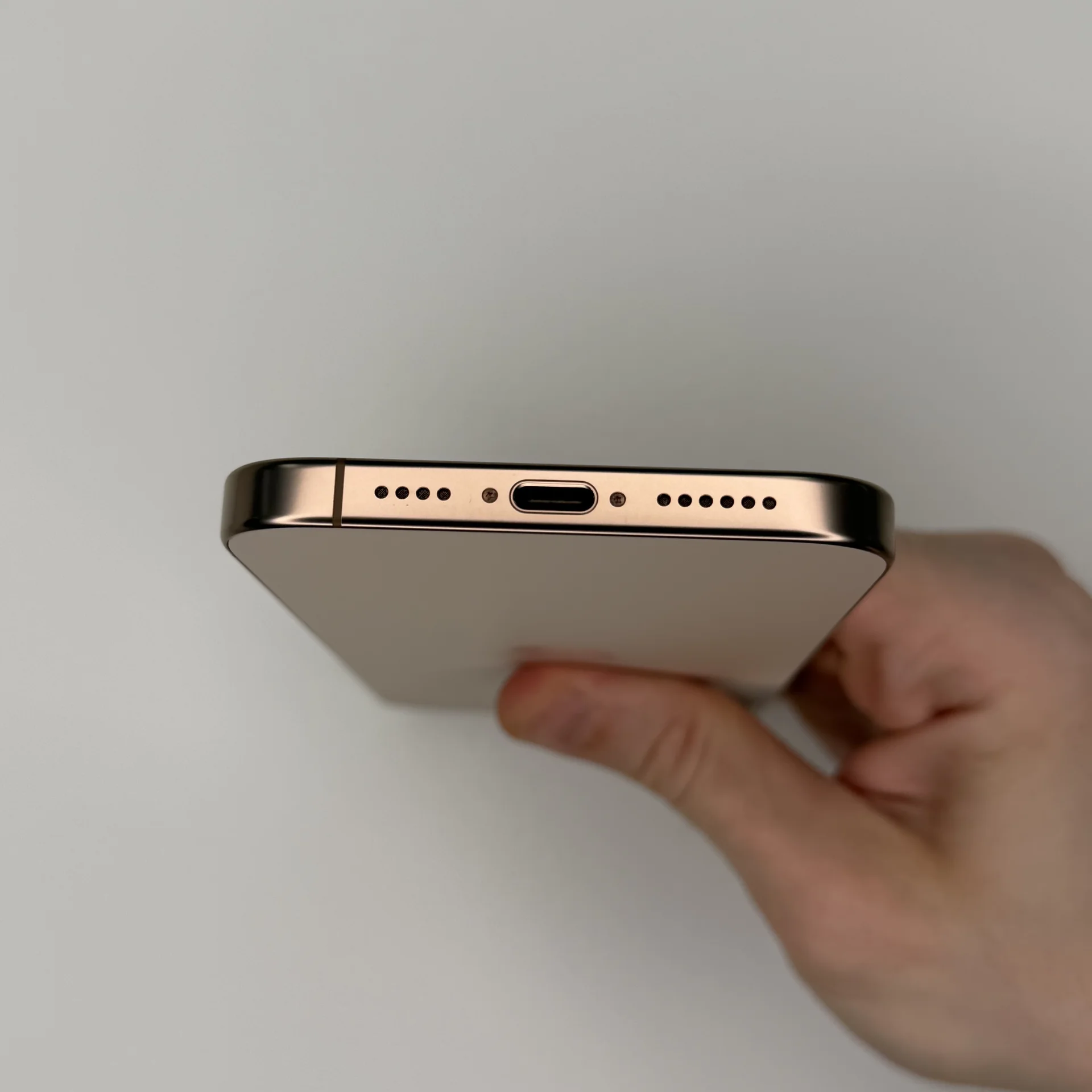 iPhone 16 Pro Max - миниатюра 6