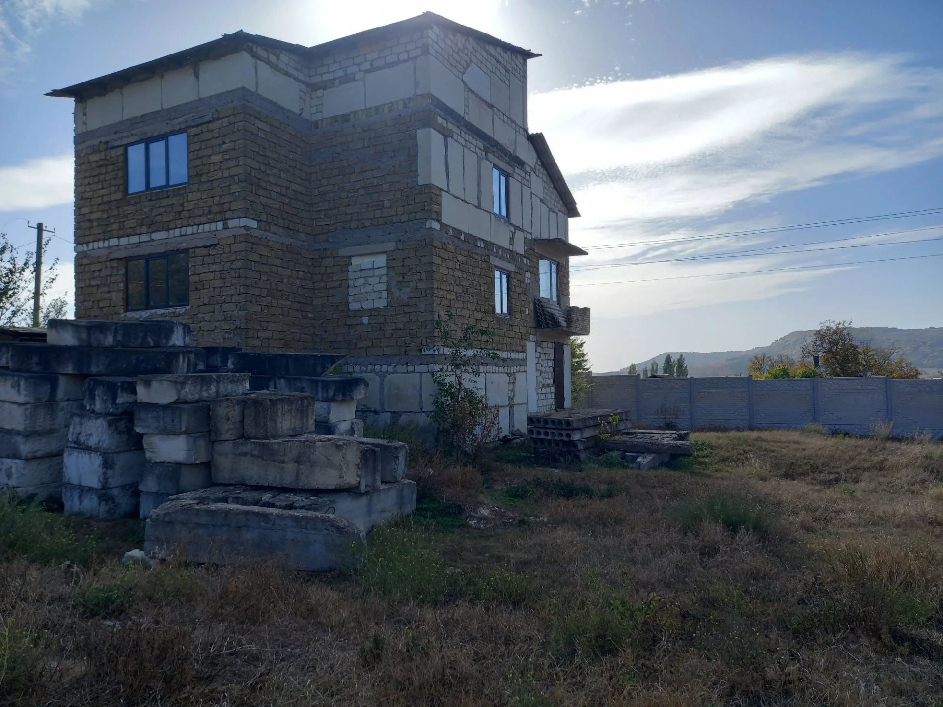 Дом в красивом месте Крыма - изображение 1