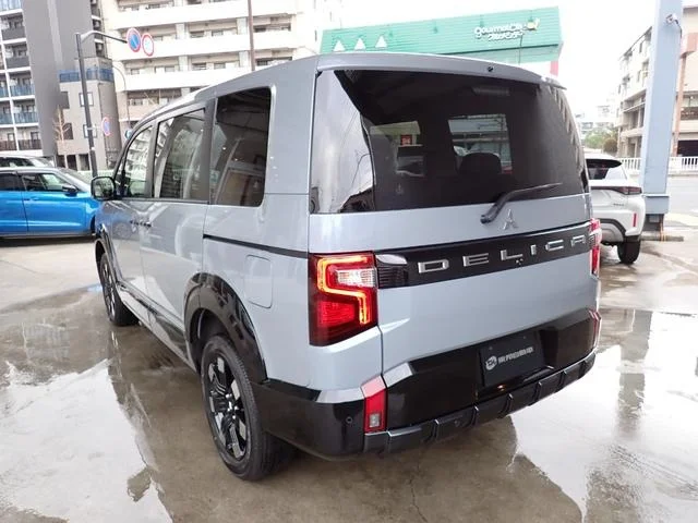 MITSUBISHI DELICA D:5 P - миниатюра 4