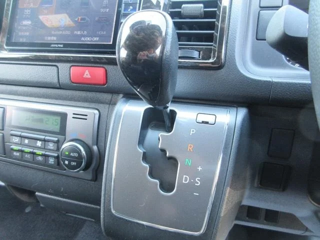 TOYOTA HIACE VAN SUPER GL DARK PRIME II - миниатюра 25