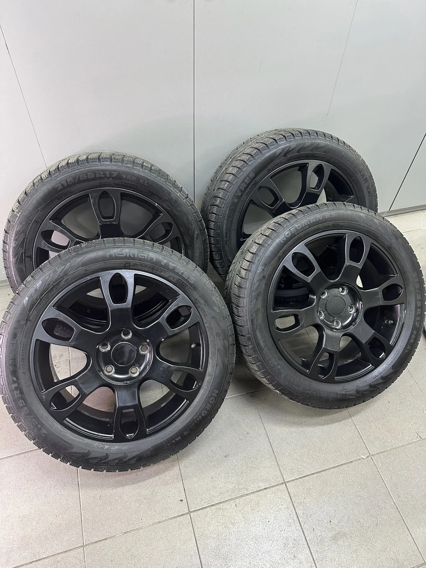 Колеса Ikon Tyres Nordman RS2 215/55 R17 - изображение 1