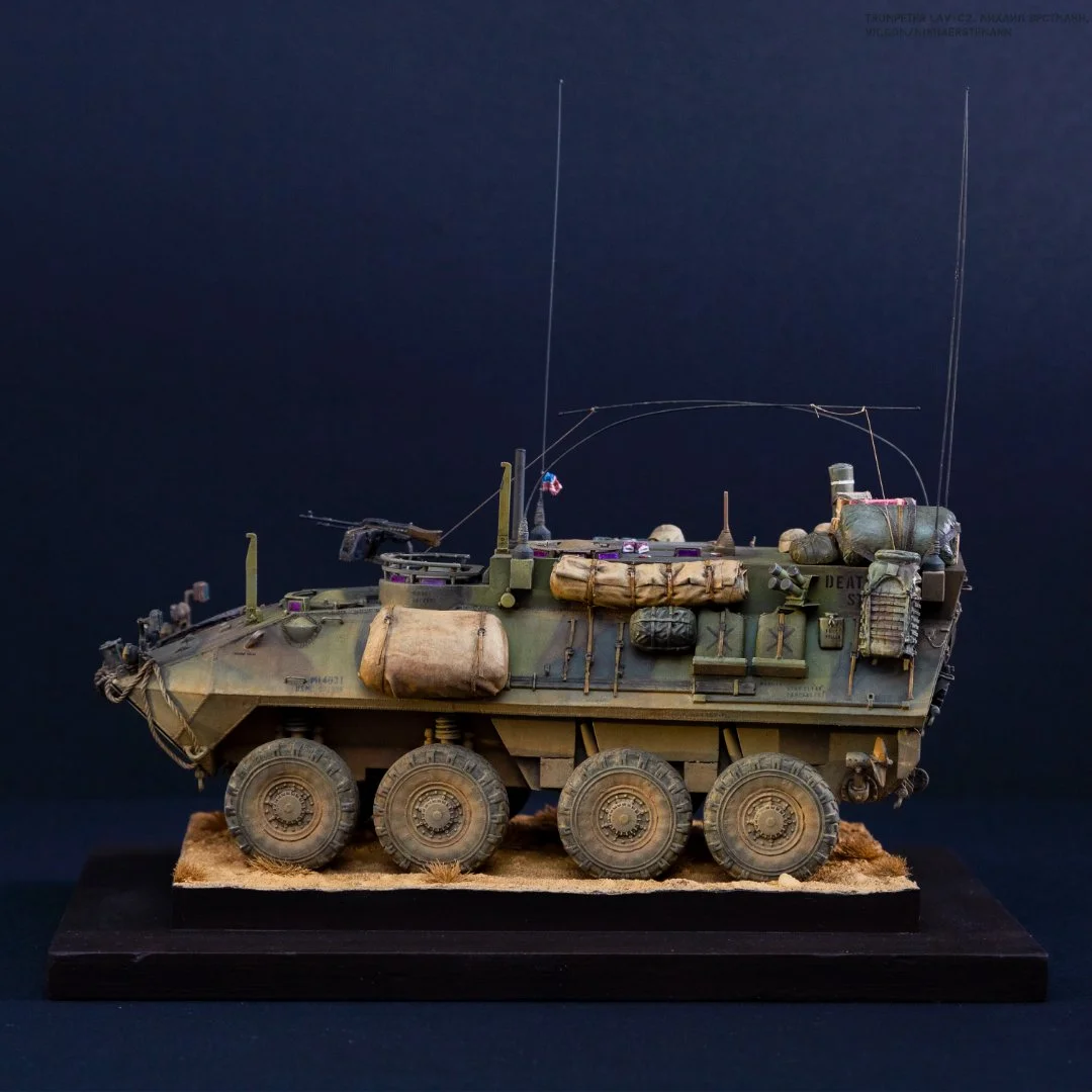 Стендовая модель бронетранспортера LAV-C2 - миниатюра 10