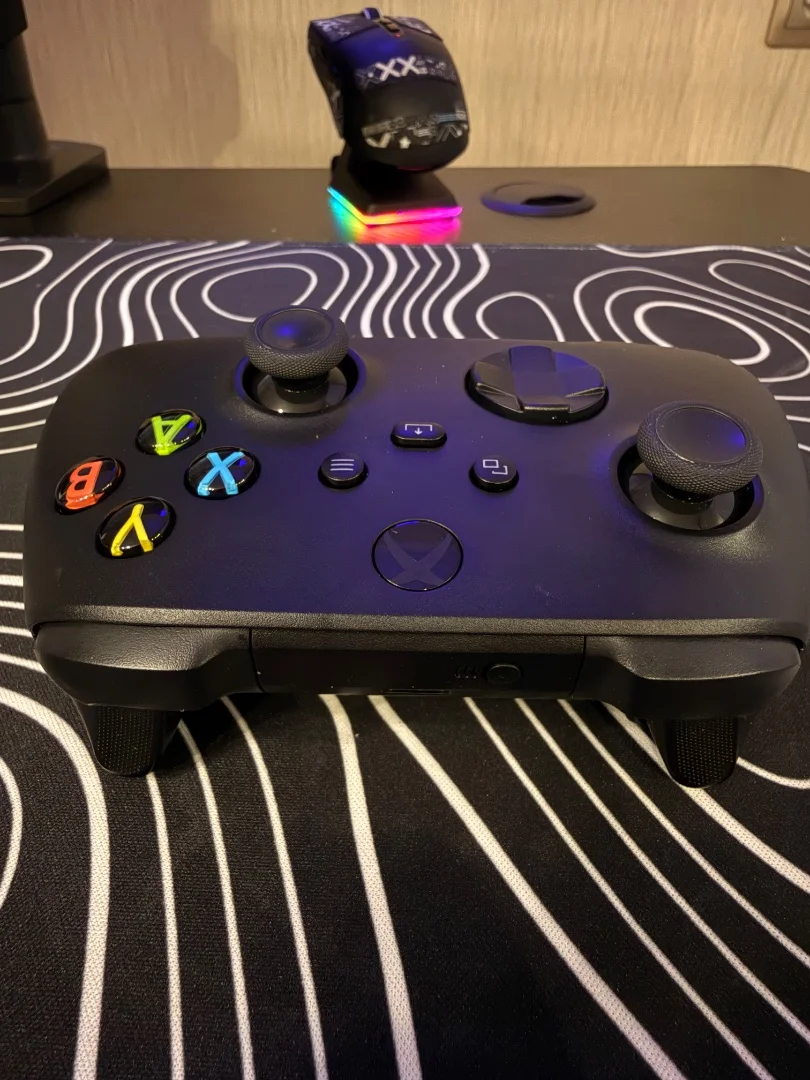 Геймпад Microsoft для Xbox One/Series S/X Carbon - миниатюра 2