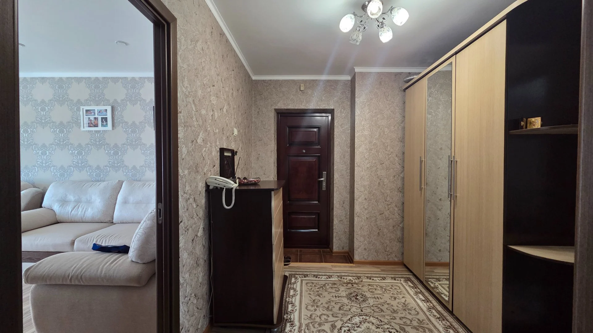 Трёхкомнатная квартира с ремонтом - миниатюра 13