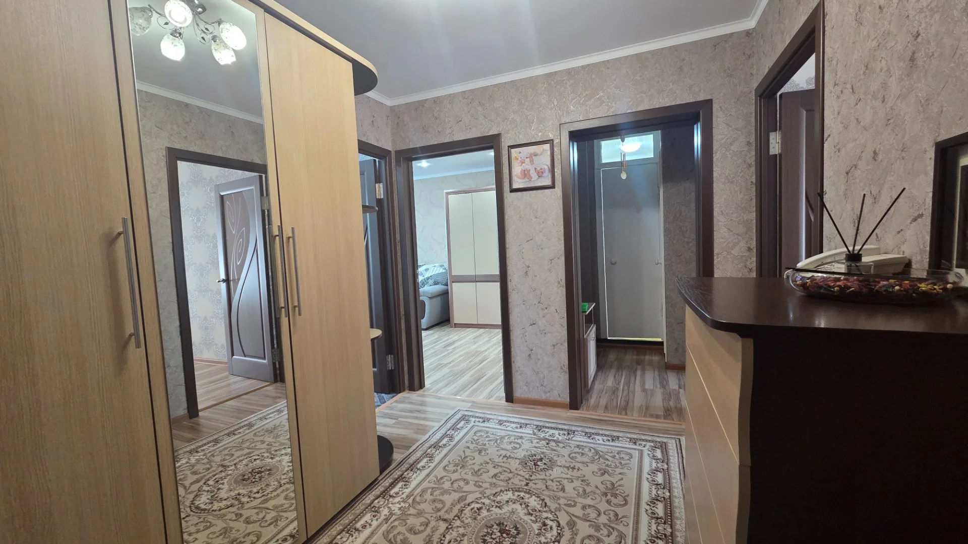 Трёхкомнатная квартира с ремонтом - миниатюра 18