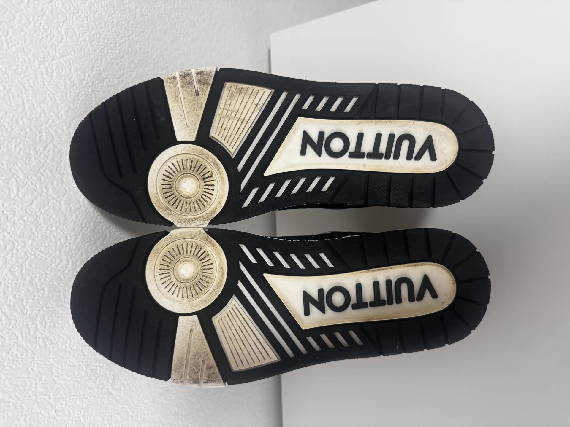 Louis Vitton Trainer Оригинал - миниатюра 3