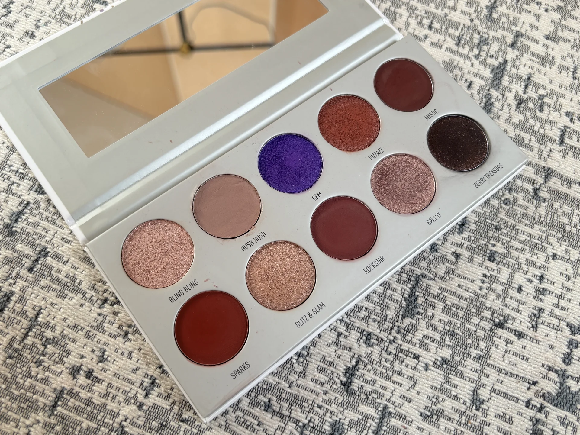 Палетка теней MORPHE X JACLYN HILL BLING BOSS EYE - миниатюра 9