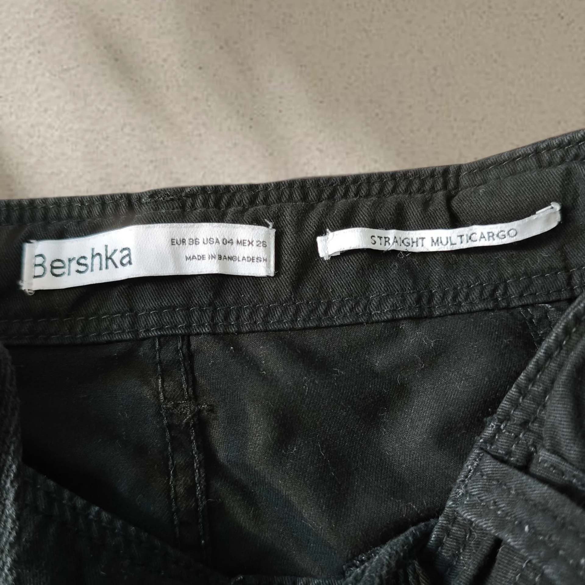 Брюки карго Bershka женские Straight Multicargo - миниатюра 11
