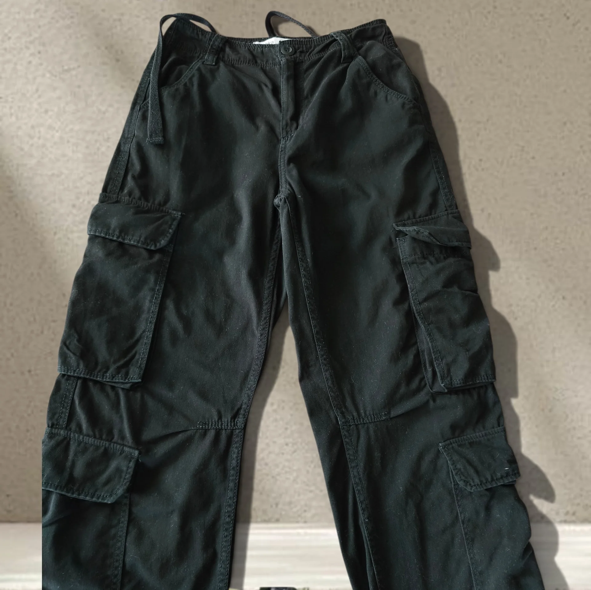 Брюки карго Bershka женские Straight Multicargo - миниатюра 13
