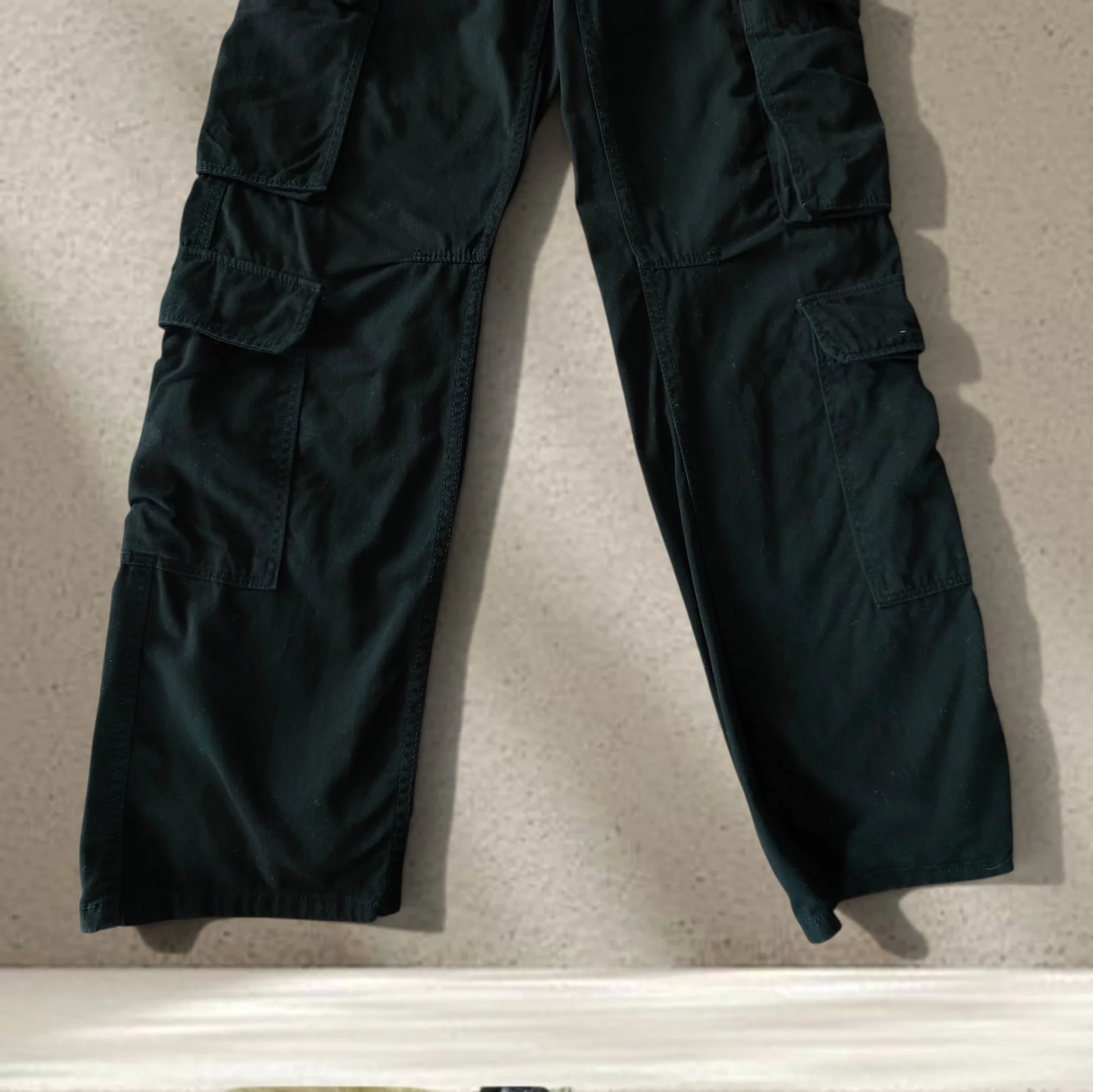 Брюки карго Bershka женские Straight Multicargo - миниатюра 14