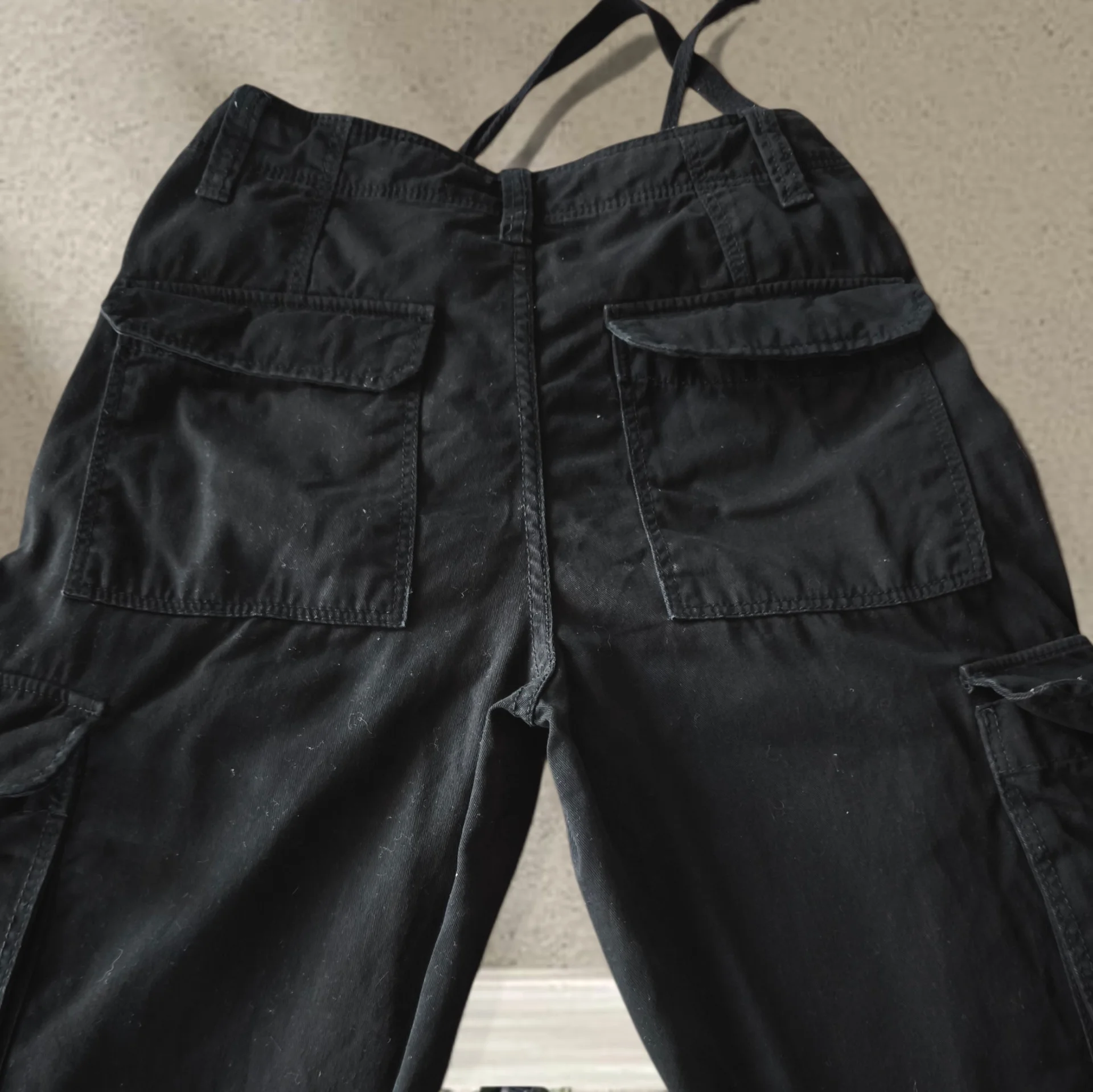 Брюки карго Bershka женские Straight Multicargo - миниатюра 15