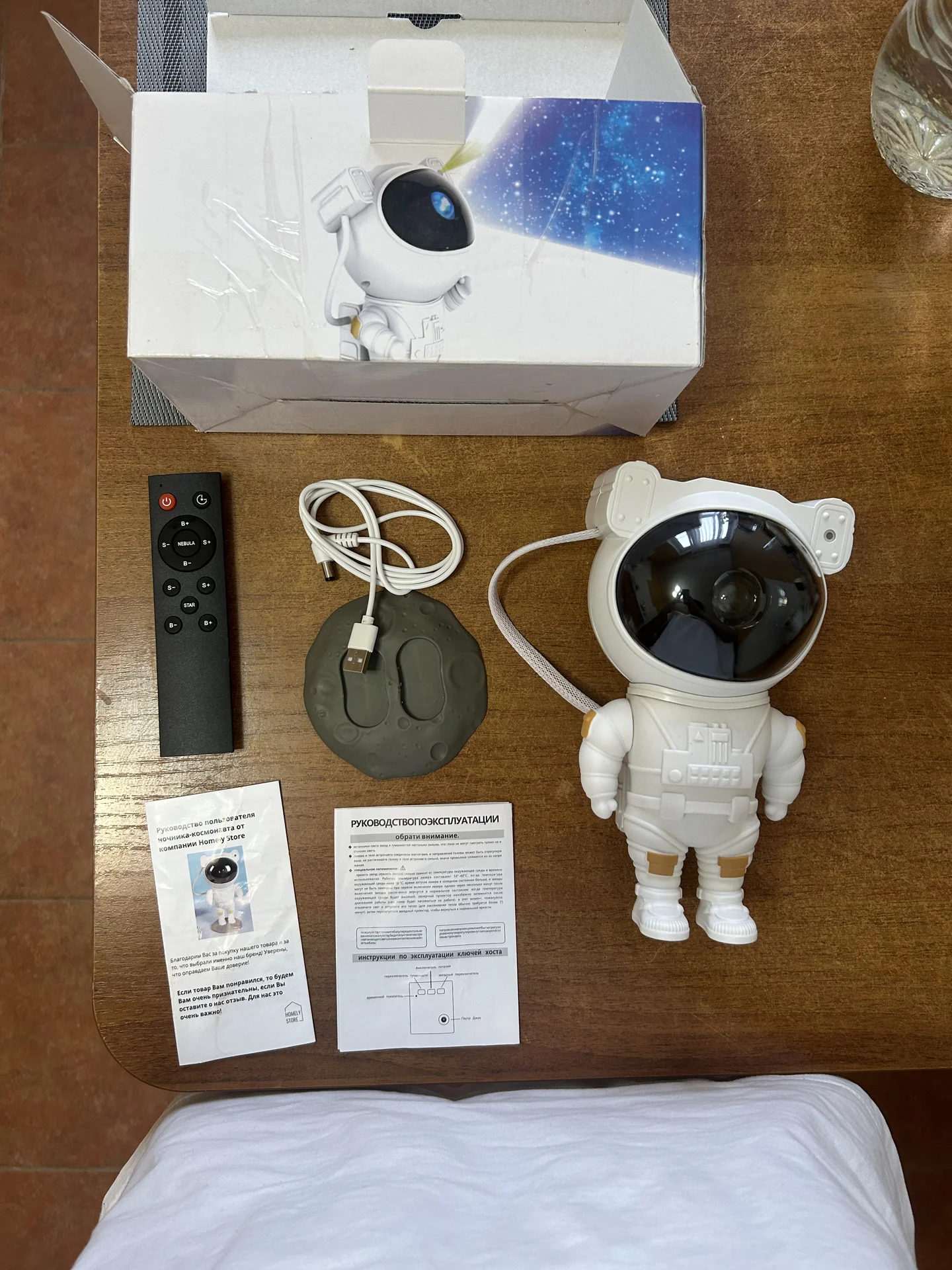 Ночник проектор космонавт - миниатюра 2