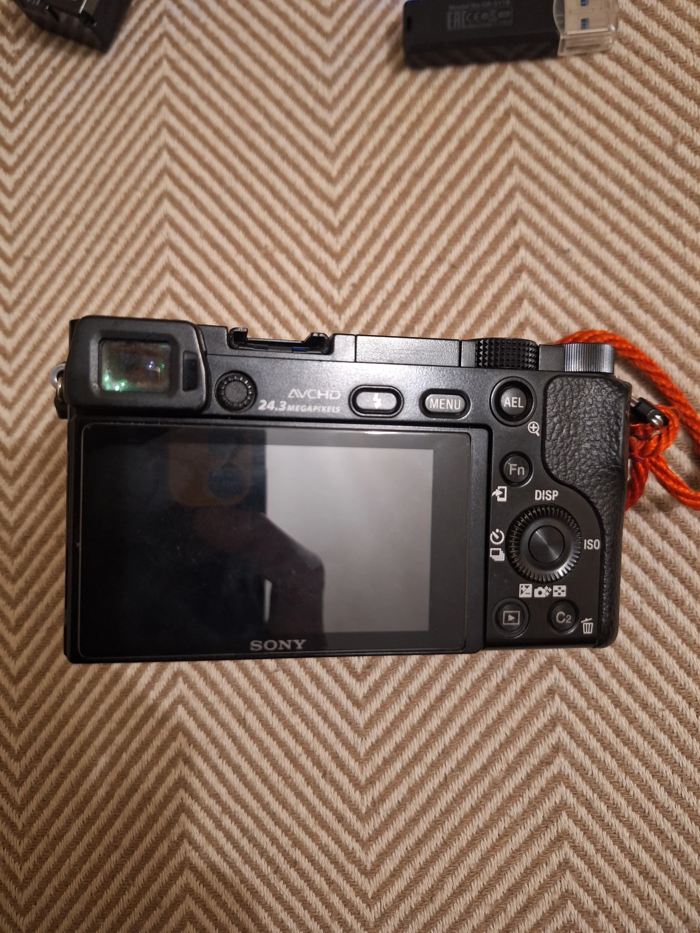 Sony a 6000 - миниатюра 3