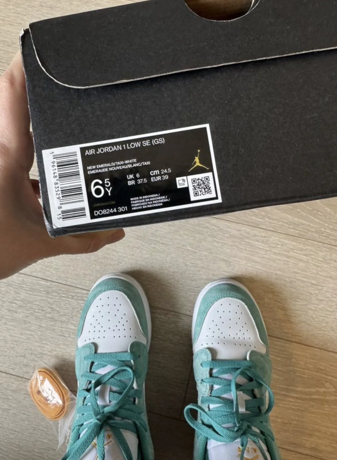 Кроссовки Nike Air Jordan 1 - миниатюра 2