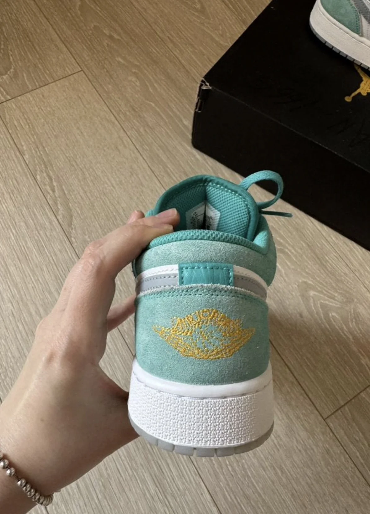Кроссовки Nike Air Jordan 1 - миниатюра 3