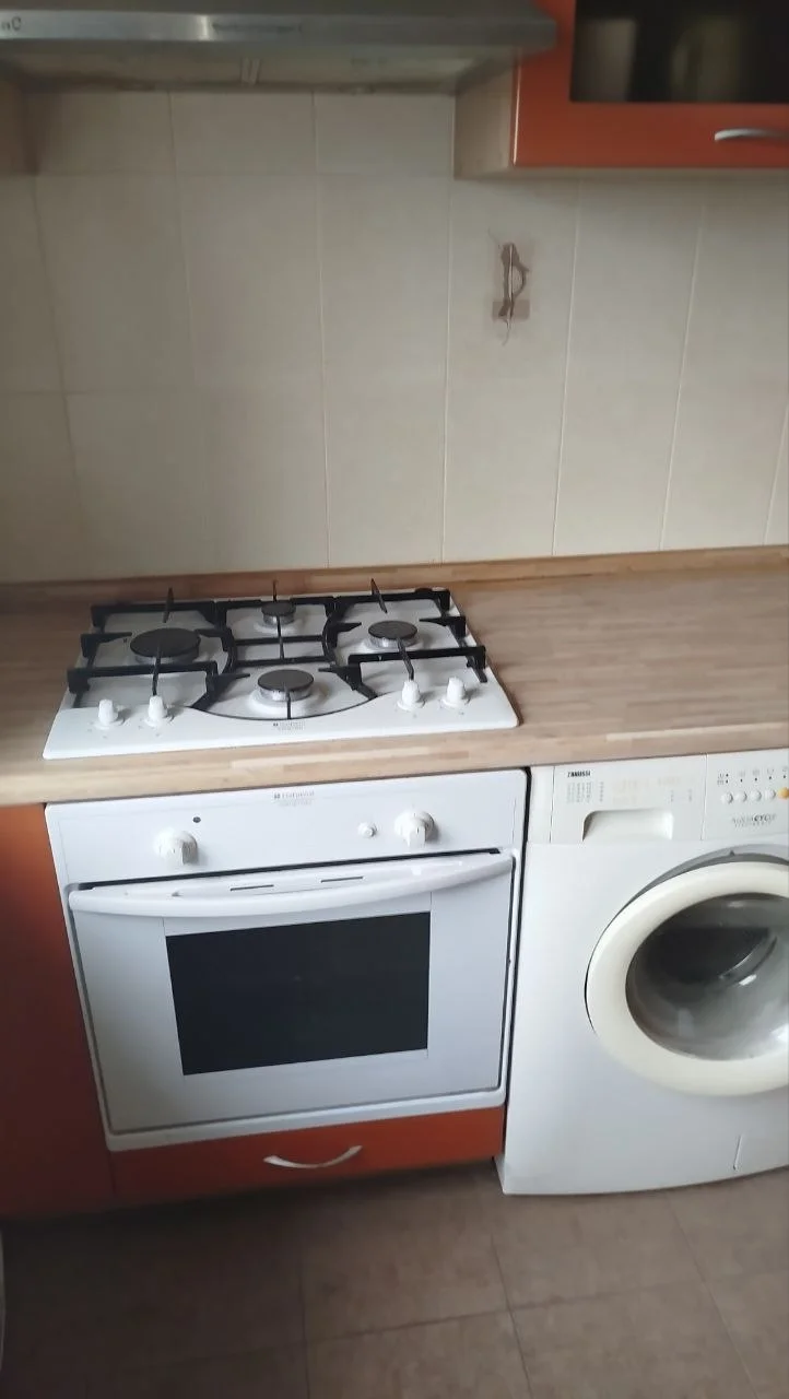 Продаю 2-х комнатную квартиру на Октябрьском в Донецке - миниатюра 2