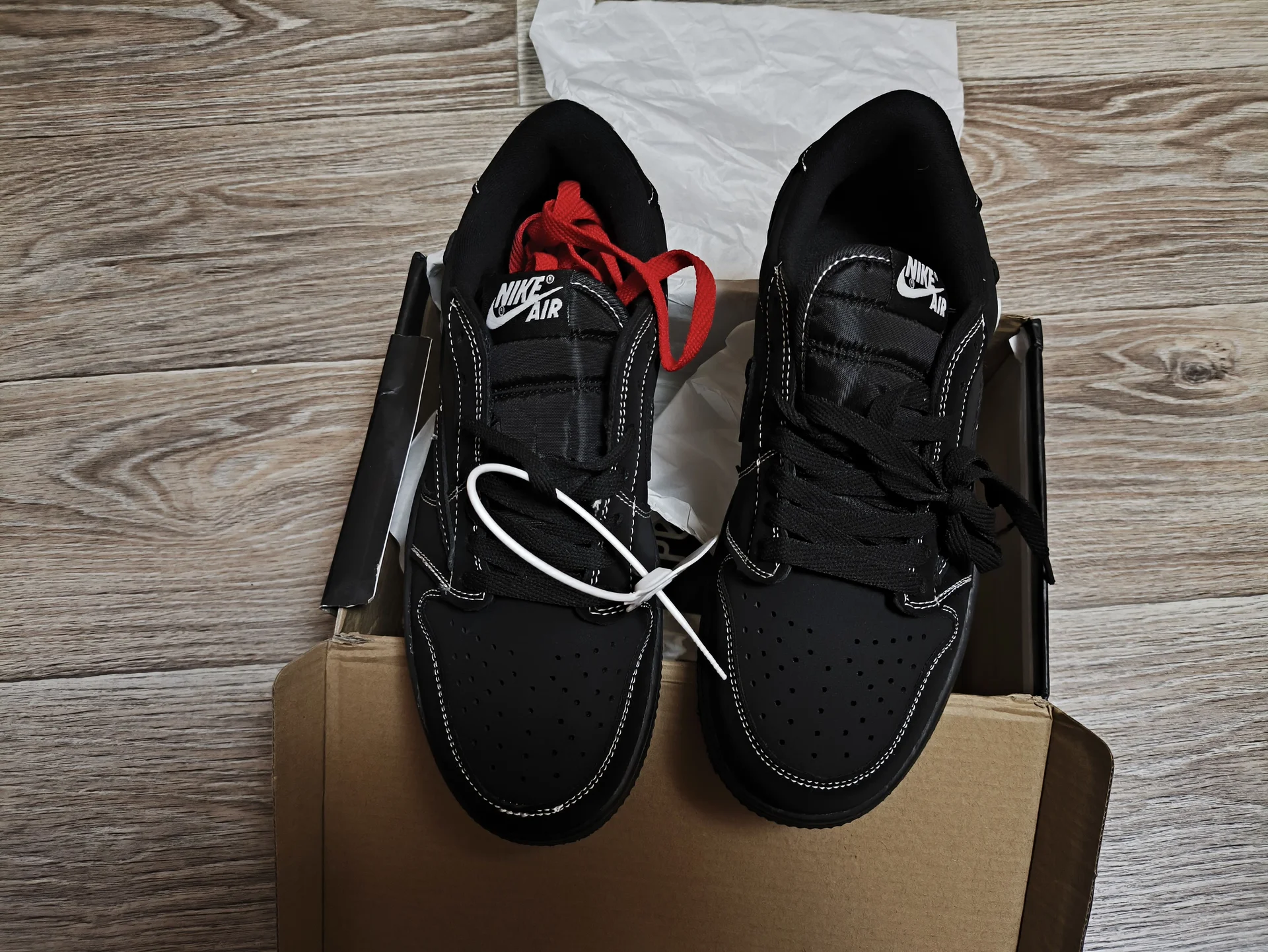 Кроссовки Nike - изображение 1