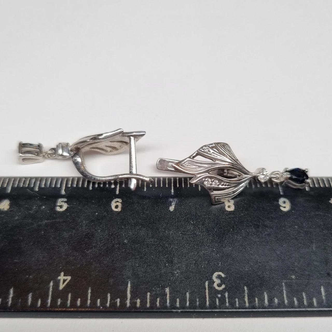 Золотые серьги 585* с сапфирами по 0,30кт. Общая-0,60кт. и бриллиантами - 0,13кт - миниатюра 3