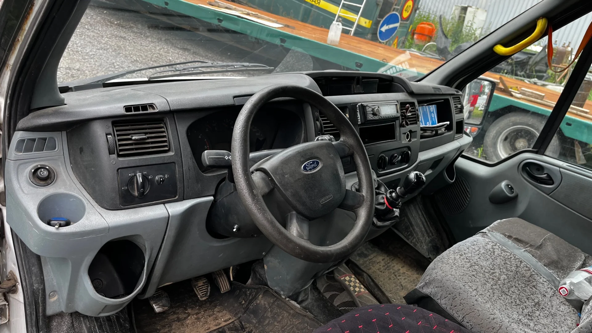 Ford transit грузовой цельнометаллический - миниатюра 17